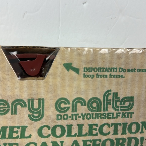 Vtg 70s Hummel Crewel Stitchery Kit Oval Frame Yarn Children Rain Umbrella NEW - Picture 2 of 8